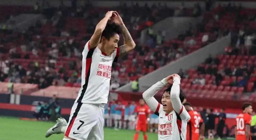 中超窗口期走向成谜；成都蓉城临场应变；底气十足；球队文化再被提及